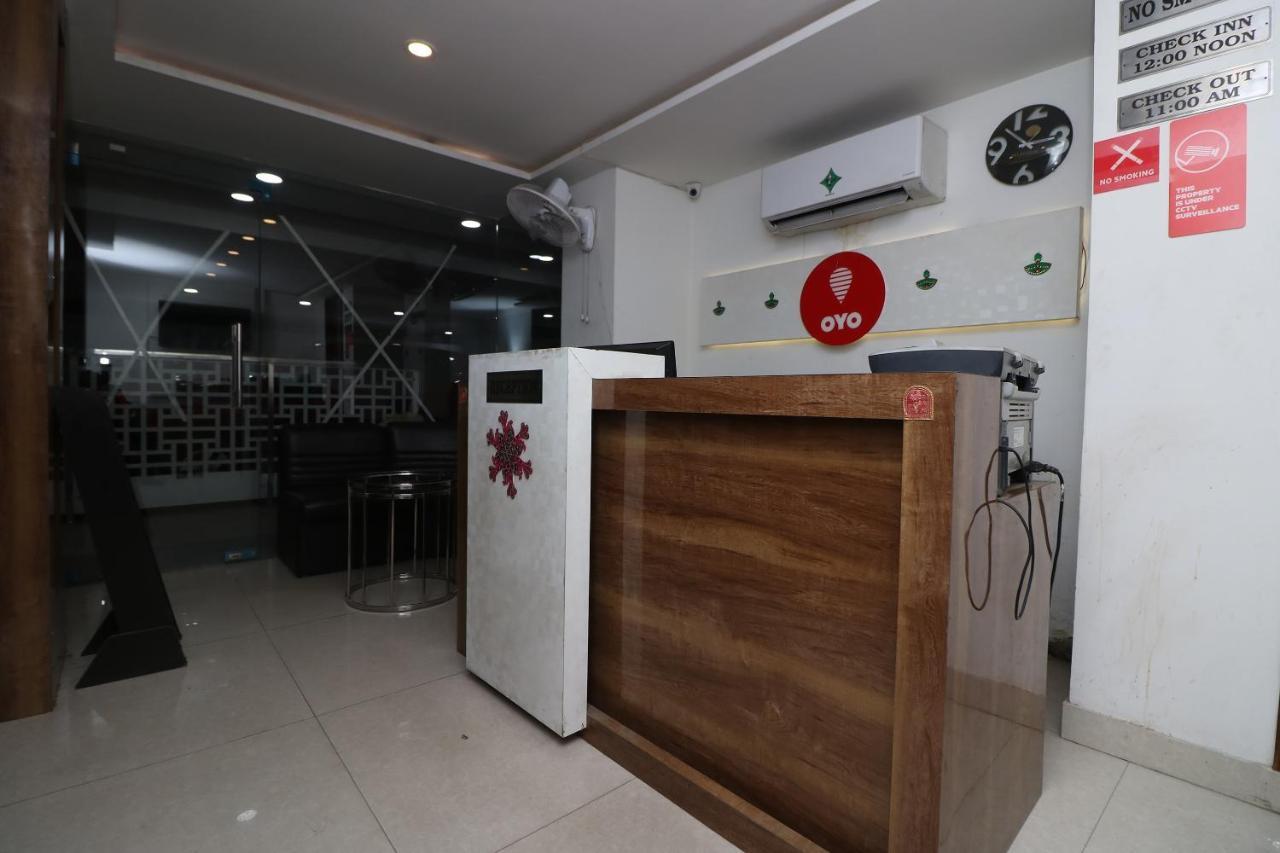 Oyo 9999 Hotel La Wisteria Delhi  Buitenkant foto